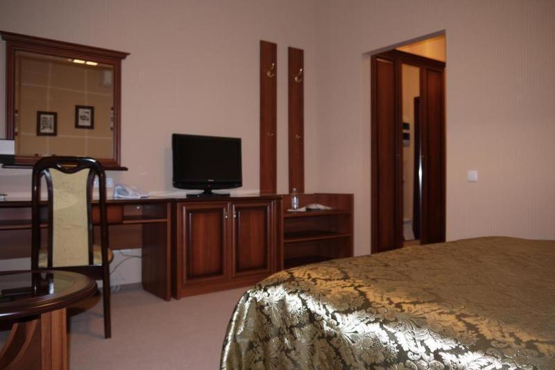 Raziotel كريفوي روغ الغرفة الصورة